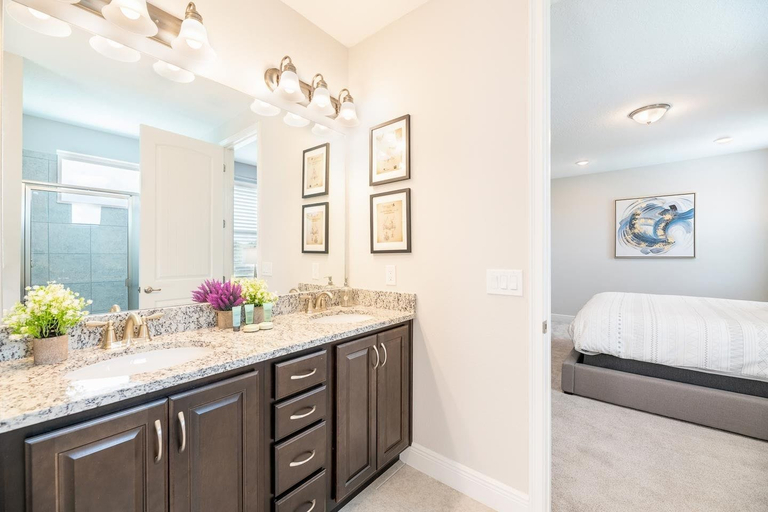 Bathroom 2, Encore Estate, 6br, 10 Min to Disney, Osceola