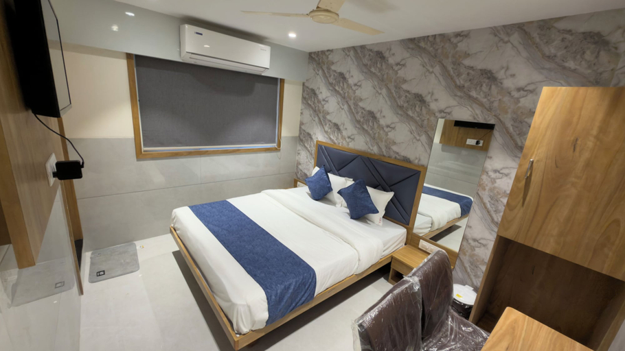 Room 3, Hotel Mantra Inn Residency Kalyan, Thane