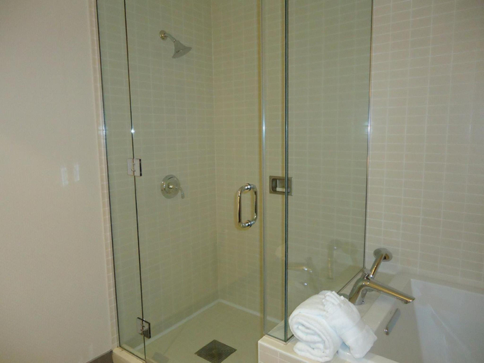 Bathroom 4, Hotel Casino New Nouveau Brunswick, Westmorland