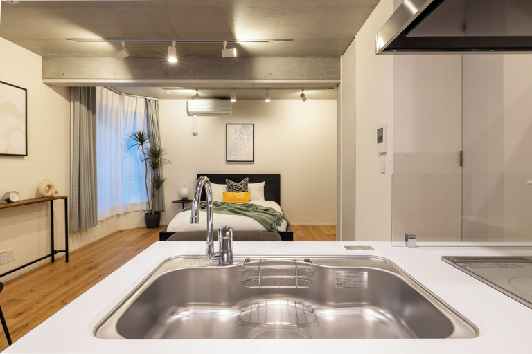 Room 4, Dash Living Kagurazaka, Shinjuku