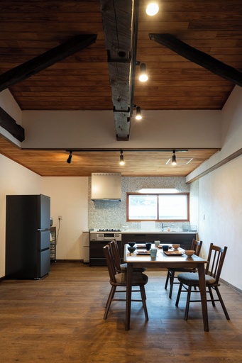 Living area, Shakotan bleu cachette, Shakotan