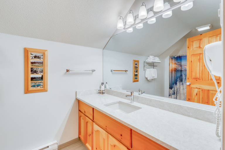 Bathroom 3, Valhalla by Whistler Premier, Squamish-Lillooet