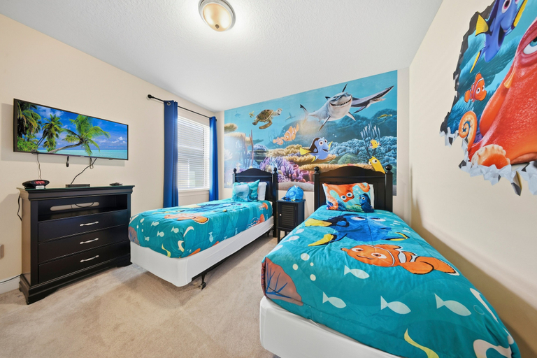 Room 5, 8BR pet Friendly Home With Private Pool at Encore, Osceola