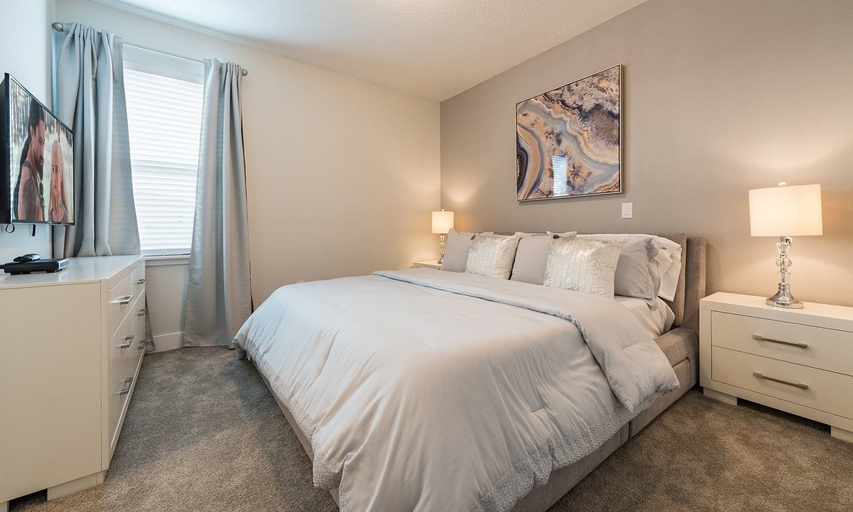 Room 4, Stylish Abode With Private Pool and Spa in Encore, Osceola