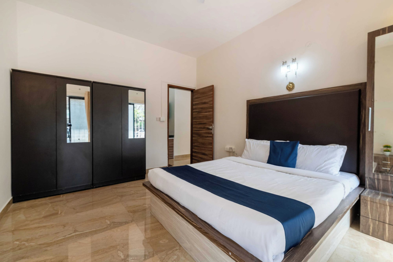 Room 2, DanCenter Trizi Villa 4BHK with Pvt Pool, Pune