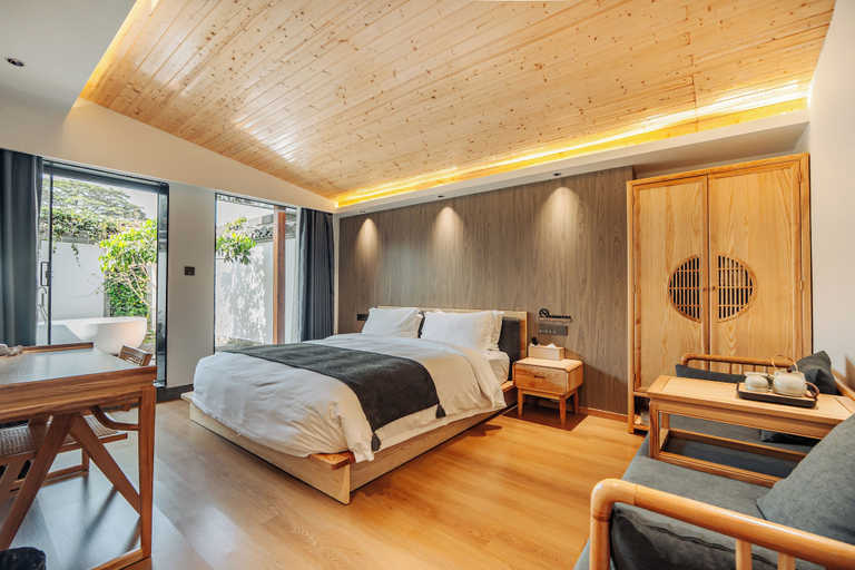 Room 4, HUIYUAN Wushan, Guangzhou