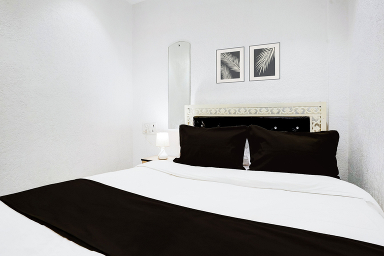 Room 2, Hotel O Khar East Near Railway Station, Mumbai Suburban