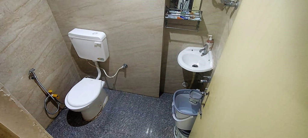 Bathroom 4, Hotel Pratap, Etawah