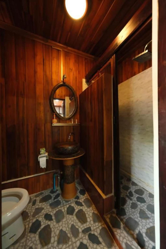 Bathroom 2, KhounPhet Hotel, Luang Prabang