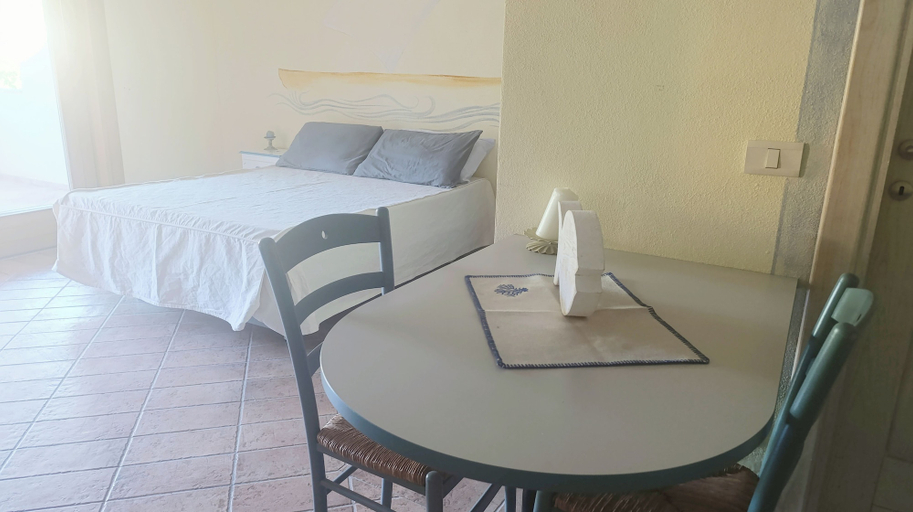 Dining room, Ginestre Smeraldo by Casa Check, Olbia-Tempio