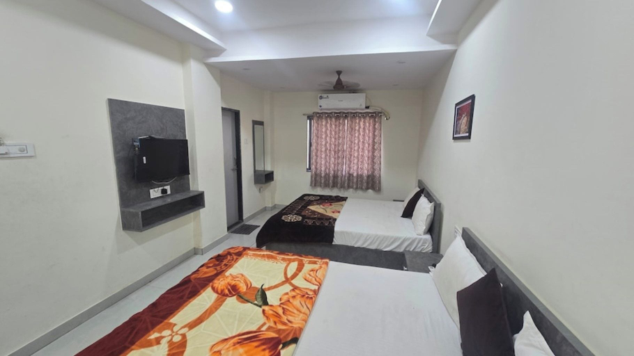 Room 2, Mahesh Bhavan Dwarka, Devbhumi Dwarka