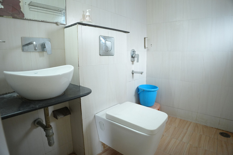 Bathroom 3, Hotel Smriti Star, Bhopal