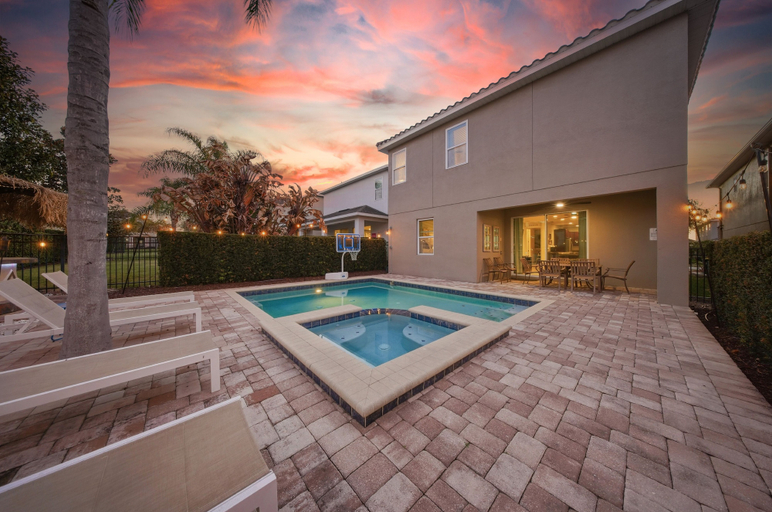 Pool 2, 8BR pet Friendly Home With Private Pool at Encore, Osceola