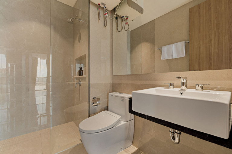 Bathroom 2, Celora Surabaya by Kozystay - Mayjen Sungkono, Surabaya