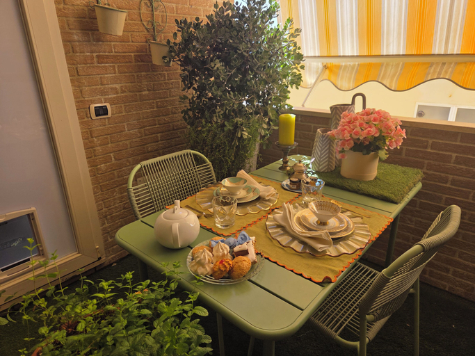 Dining 4, STANZE CENTRO STORICO CAGLIARI, Cagliari