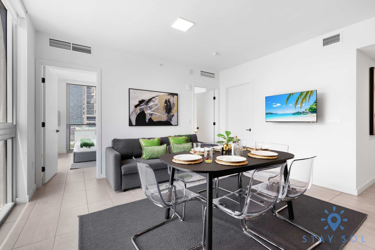 Room 4, Beautiful 2BR Apartment With gym and Pool, Miami-Dade