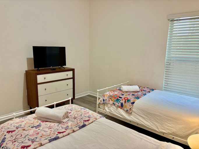 Room 3, 5BR Watersong Home Near Disney With Pool, Polk