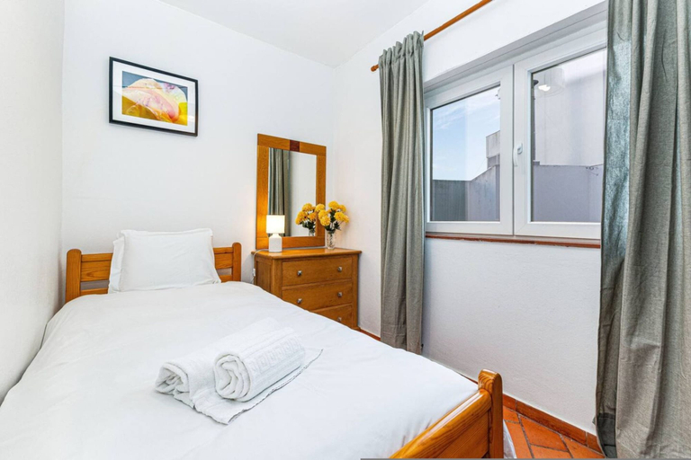 Bedroom 4, Peaceful Panorama Apartment in Central Lagos, Lagos