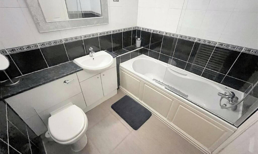 Bathroom 2, Beach Flat in Blundellsands, Availble Again, Sefton