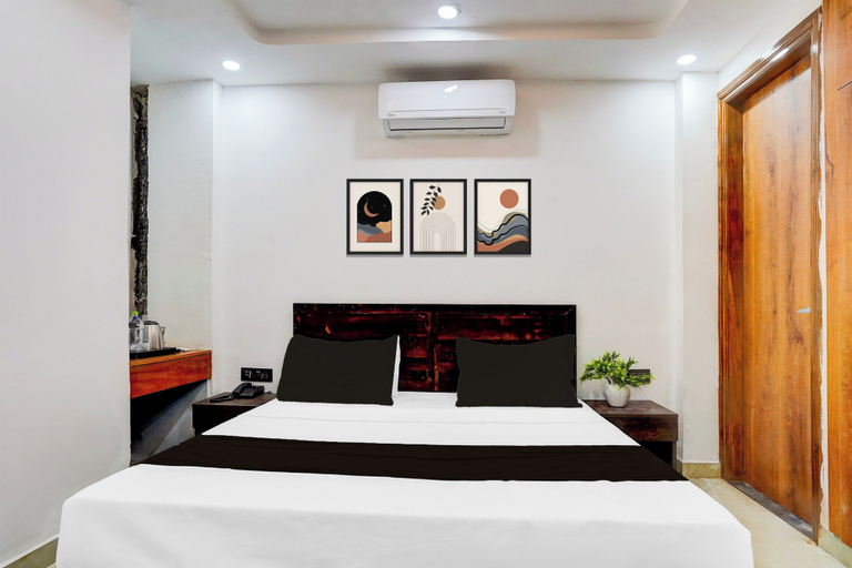 Room 4, Townhouse Sector 143B Noida, Gautam Buddha Nagar