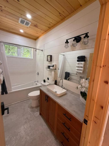 Bathroom 2, Dock 124 - Adults Only - Waterfront B&B, Lake Hurron