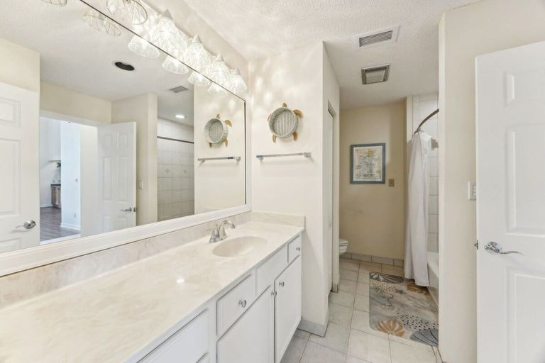Bathroom 3, Omni Amelia Island 2BR Condo Pool Walk to Beach Sleeps 6, Nassau