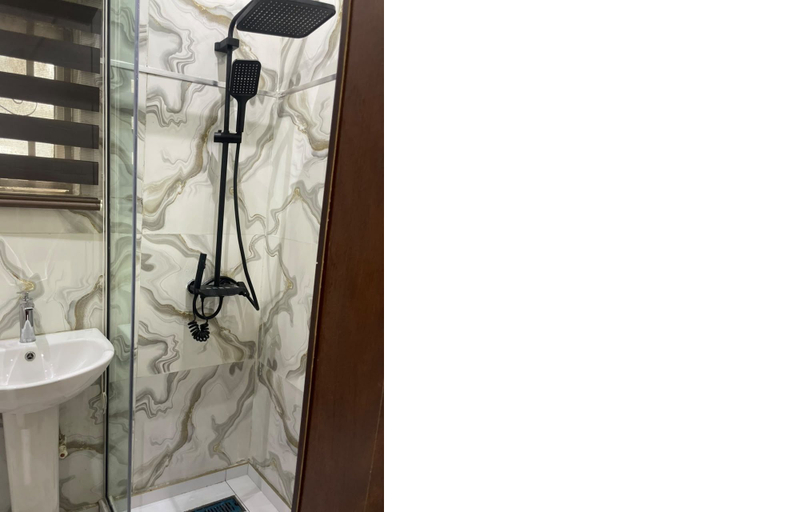 Bathroom 3, R AND A CITY HOTEL  ANNEX, Ikeja
