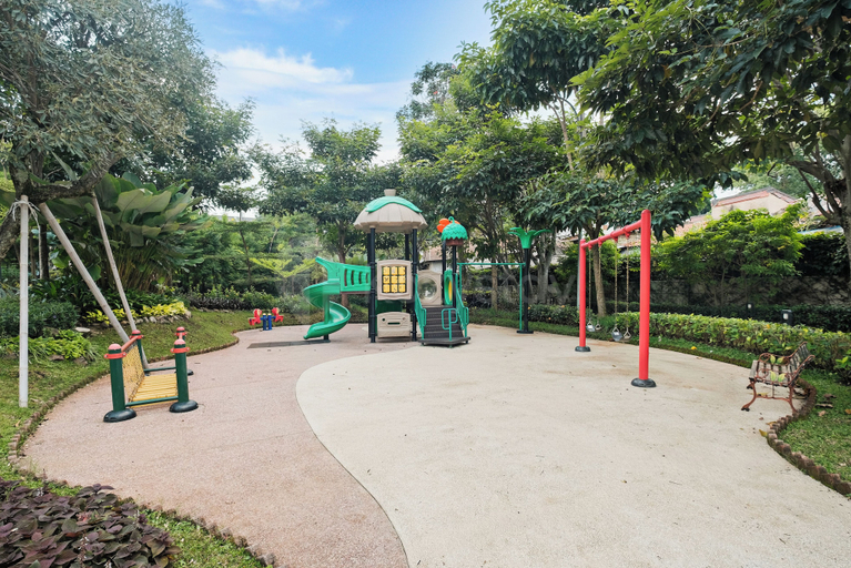 Children's play area - outdoor 3, Anaya Villa by Kozystay - Paskal, Bandung