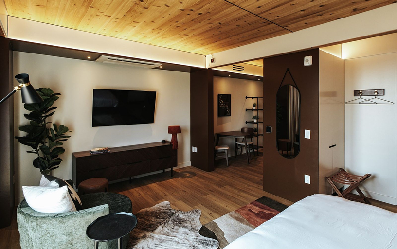 Bedroom 2, bohème, Travis