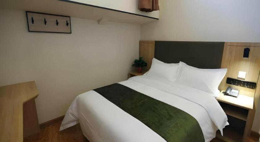 Bedroom 3, Green Tree Inn Beijing Xicheng District Dashilan E, Beijing