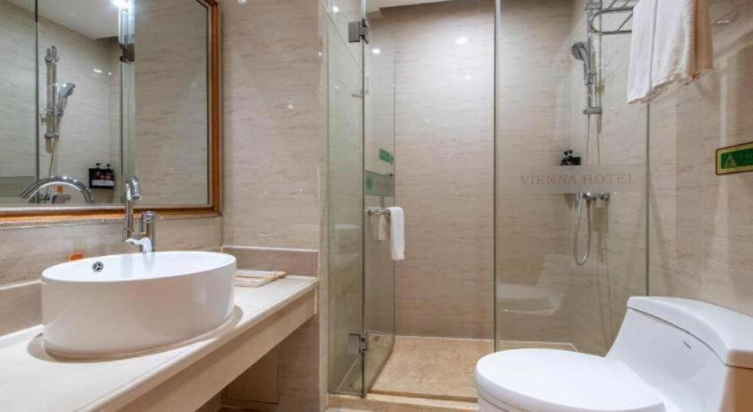 Bathroom 3, Vienna Hotel Changsha Yanghu Hanpu, Changsha