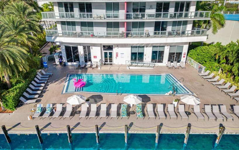 Room 4, Amazing Apt w Bay View Balcony - Near Beach, Broward