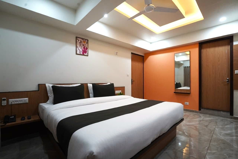 Room 5, hotel orange tree, Ahmadabad