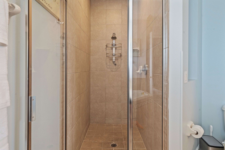Bathroom 5, Modern Seaside Cottage w Private Pool & Game Room, Osceola