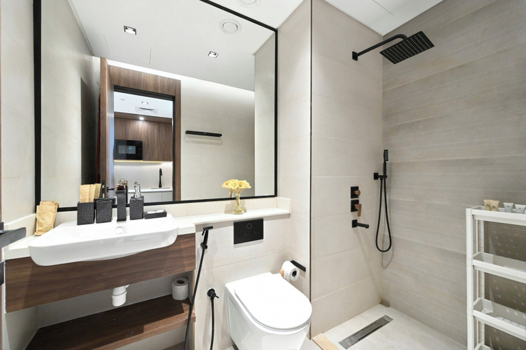 Bathroom, Bloomfields Studio in Torino by Oro24, Dubai