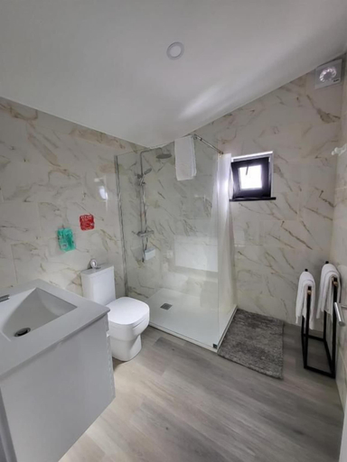 Bathroom 5, CiTY CENTER, Madalena