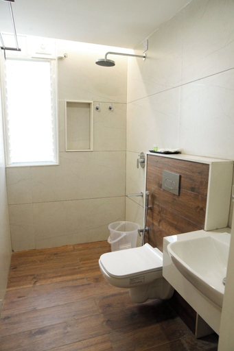 Bathroom 2, SS Grandur, Tiruchirappalli