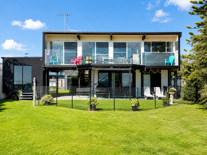 Reception, Coastal 3-bed Haven With Panoramic Views, Greater Geelong - Pt B