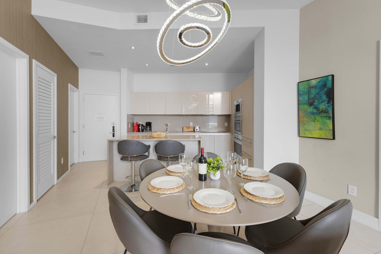 Others 4, 2BR Ocean View Balcony Pool, Broward