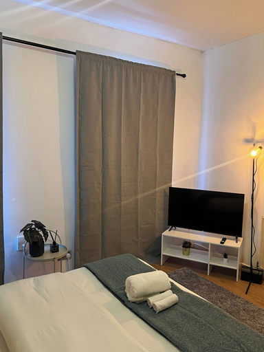 Room amenity 3, Stylish 2 Bed in Manchester City Centre Fast Wi-fi, Manchester
