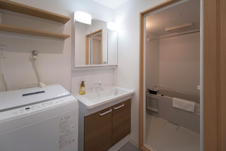 Bathroom 3, The Peak Shinsaibashi Suites JY, Osaka