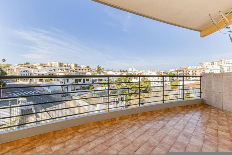 Room 3, Lagos Sea View 2BR Near Old Town, Lagos