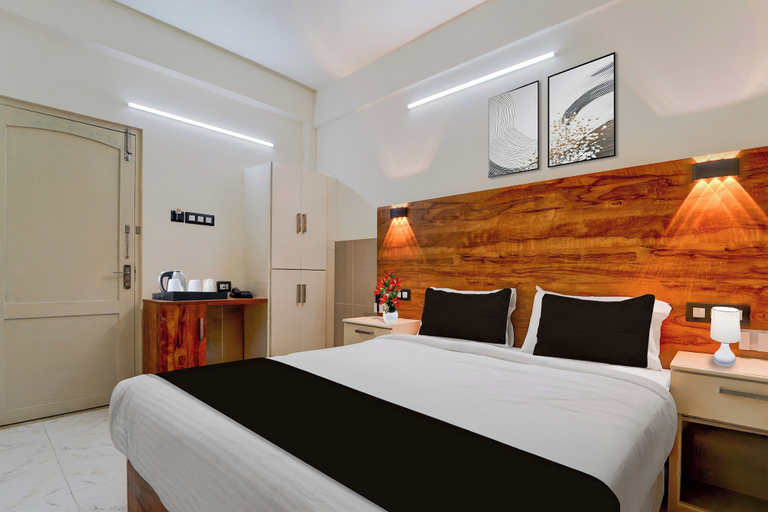Room 3, OYO Townhouse Green Field Stadium, Thiruvananthapuram