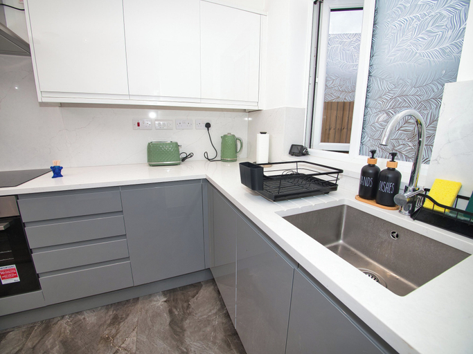 Private kitchen 5, Gorgeous 3 Bed Home - Contractor & Corporate Stays, Medway