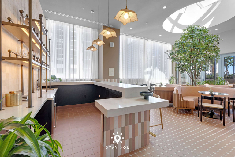 Room 5, Urban Retreat -private Balcony - Modern Miami, Miami-Dade