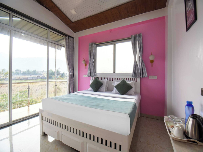 Room 4, DanCenter Arohi Villa 4BHK Pvt Pool, Pune