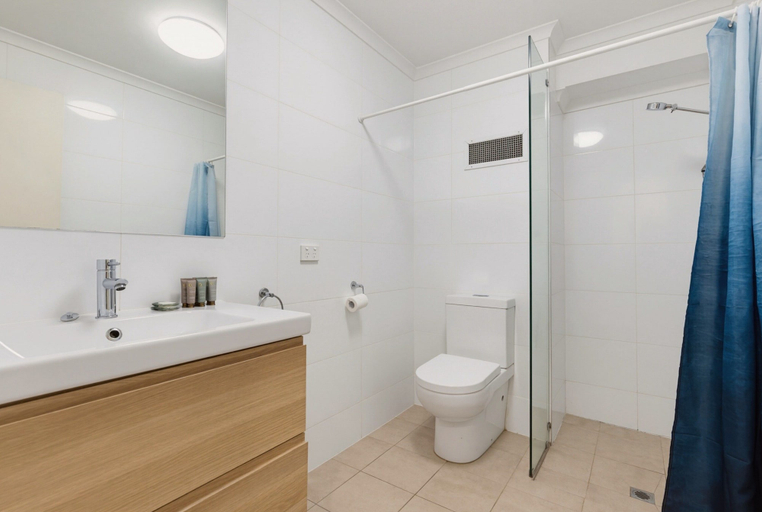Bathroom 5, Sea Blue Retreat 2-bed Unit in Glenelg North, Adelaide
