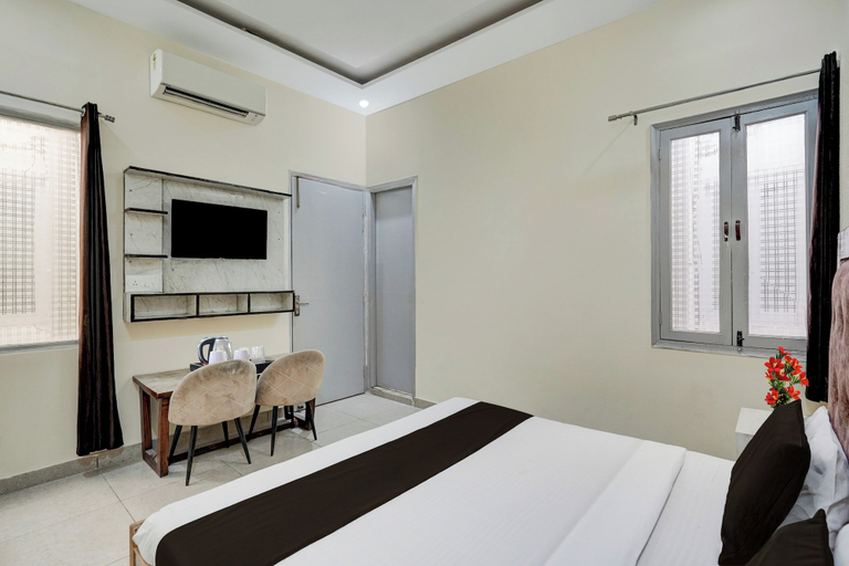 Room 3, Hotel O Meerut Central College Formerly, Meerut