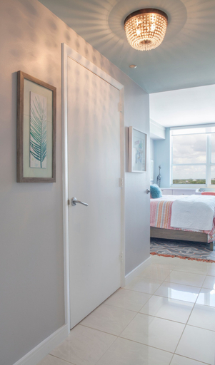 Interior 3, Connecting Rooms-coconut Grove 10th Floor- Parking Included, Miami-Dade