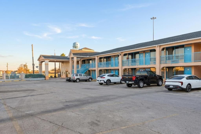 Exterior & Views 1, EXECUTIVE INN & SUITES US 59, Angelina